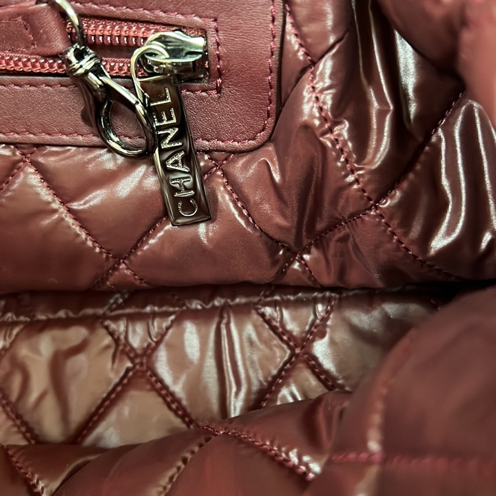 CHANEL, Cocoon Puffer Weekend Tote - Picture 6 of 7